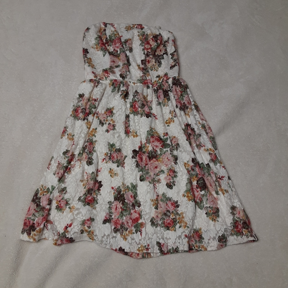 Floral strapless dress